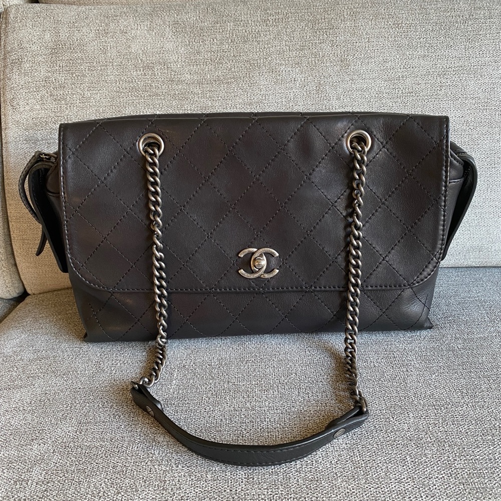Chanel flat quilted stitched calfskin shoulder bag